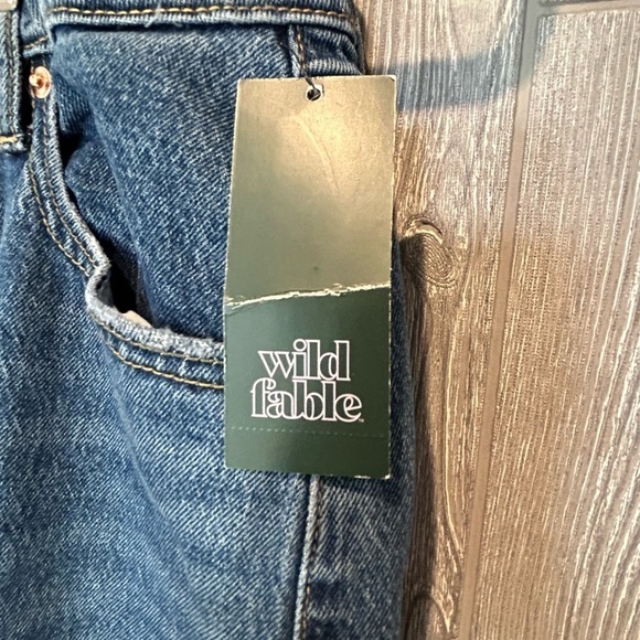 B6.1 NWT Wild Fable Highest Rise Baggy Jean Size 2 rise12, ins 31. - Picture 3 of 8